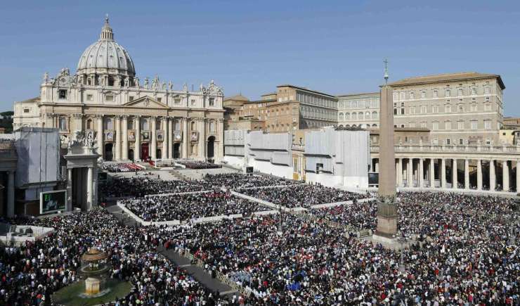 V Vatikanu sodijo domnevnemu sostorilcu papeževega butlerja