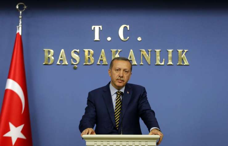 Erdogan: Za korupcijski škandal so krivi sodniki v službi kriminalcev