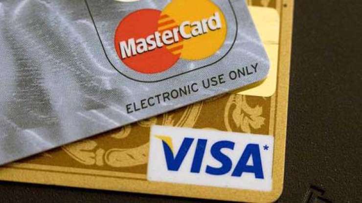 Sankcije: Visa in Mastercard blokirala transakcije klientov več ruskih bank
