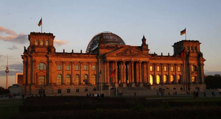 Bundestag na izredni seji o aferi, ki jo je razkril Snowden