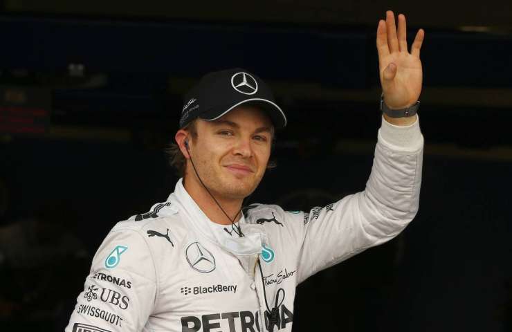 Nogometna evforija zajela še formulo 1: Rosberg s čelado s štirimi zvezdicami