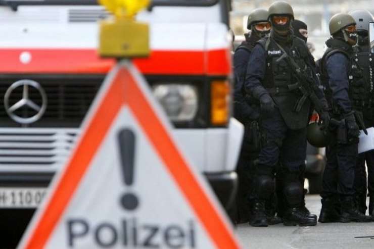 Švico pretresel srhljiv zločin: 75-letna ženska sredi Basla umorila sedemletnega dečka