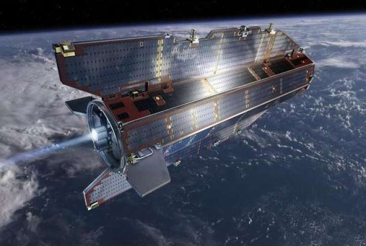 Danes ali jutri bo nad Zemljo razpadel evropski satelit