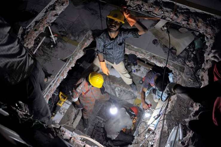 Bangladeški delavci zahtevajo linč lastnika porušene zgradbe