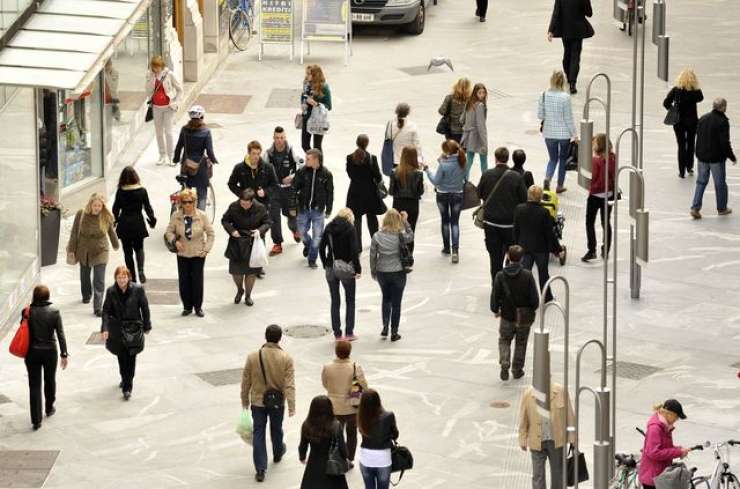 Vse manj nas je: več ljudi se iz Slovenije izseli kot se v državo priseli