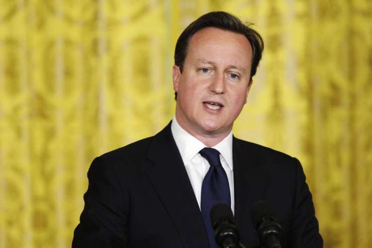 Cameron se uklanja evroskeptikom in gladi pot referendumu o članstvu Britanije v EU