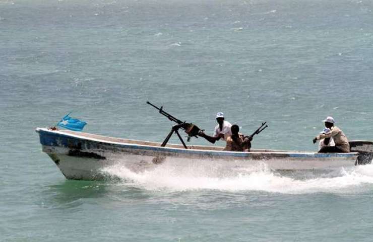 Somalijski pirati so lani z odkupninami zaslužili 127 milijonov evrov