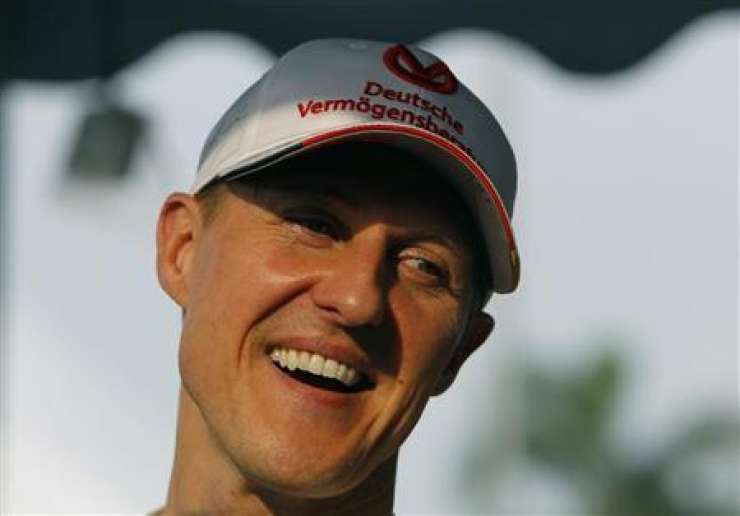 Prvi zmagoviti dirkalnik Michaela Schumacherja prodan za 617.000 funtov