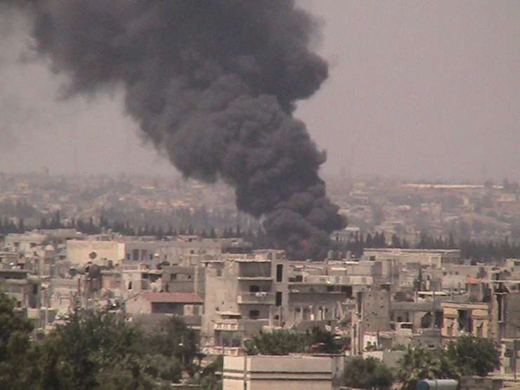 Sirska vojska silovito obstreljuje mesti Homs in Kuseir 