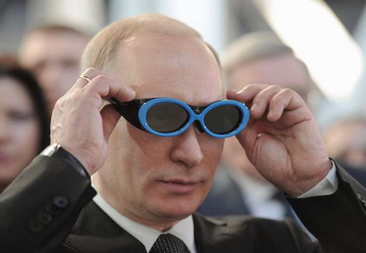 Putin zaradi nepremičninske afere odstavil obrambnega ministra