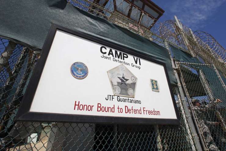 Obama ne bo prekinil prisilnega hranjenja ujetnikov v Guantanamu