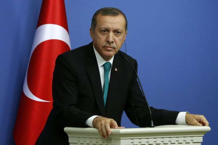 Erdogan Turkom svetuje: Kupujte Samsungove telefone in ne iPhone