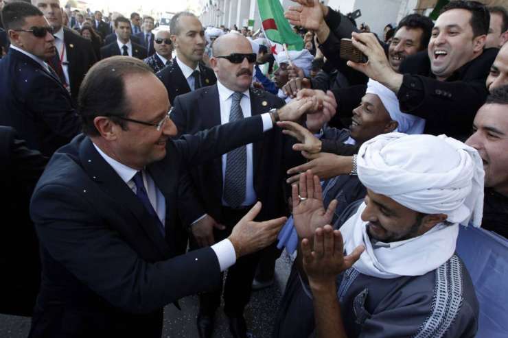 Hollande v Alžiriji, a brez opravičila za francoske zločine