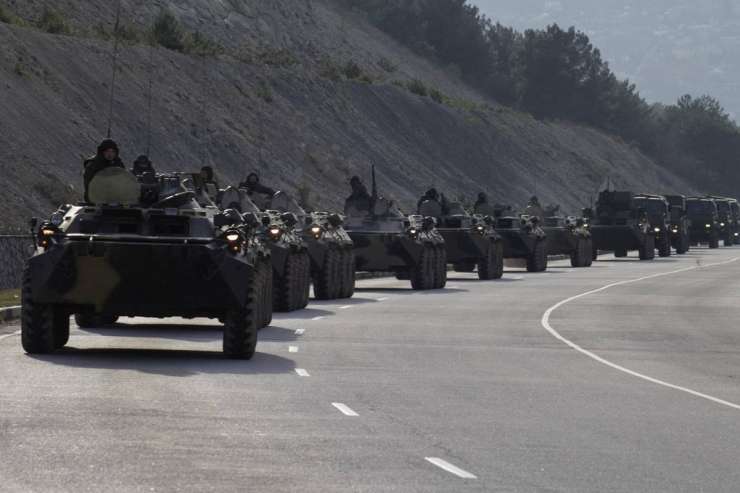 Nato: Na Krimu so ruske enote, krimski premier trdi drugače