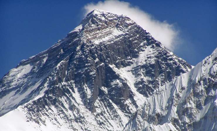 Kitajca tik pod vrhom Mount Everesta odgnali, ker ni imel dovoljenja za vzpon