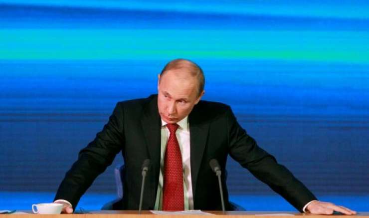Putin odločno nad javne uslužbence, ki skrivajo denar v tujini