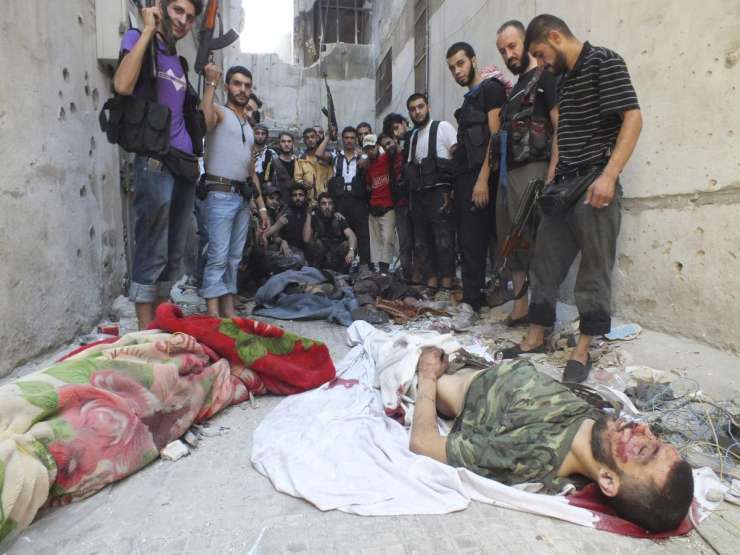 ZN sirske vladne sile in upornike obtožujejo vojnih zločinov