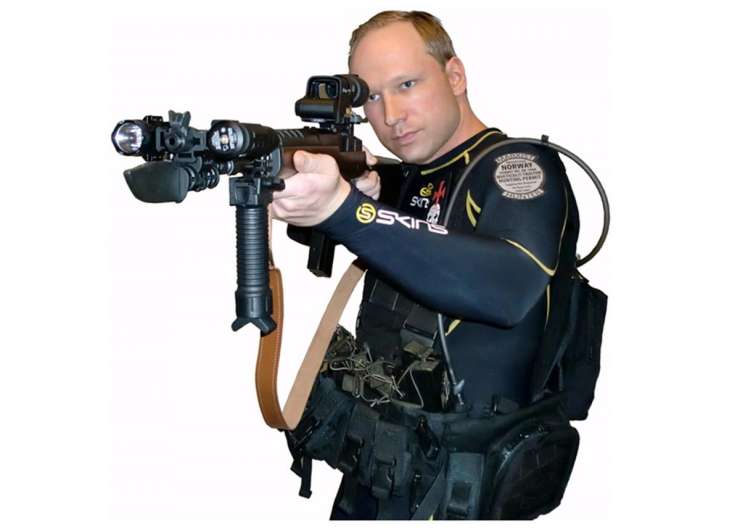 Morilec Breivik razglašen za neprištevnega - namesto v zapor na psihiatrijo?
