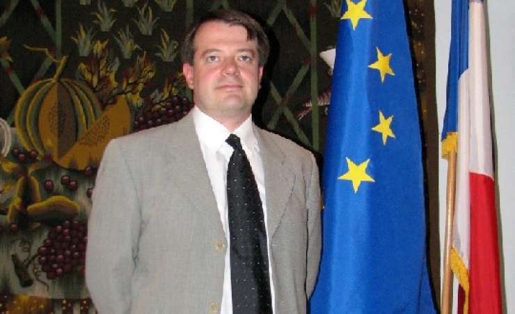 Francoski veleposlanik Mourier o pomoči: Prizadet bi bil slovenski nacionalni ponos