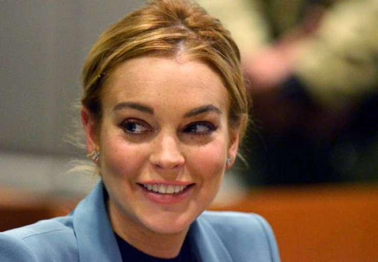 Igralka Lindsay Lohan povzročila prometno nesrečo in pobegnila