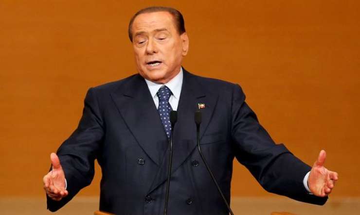 Z odpadnikom Alfanom gre vseh pet ministrov Berlusconijevega Ljudstva svobode