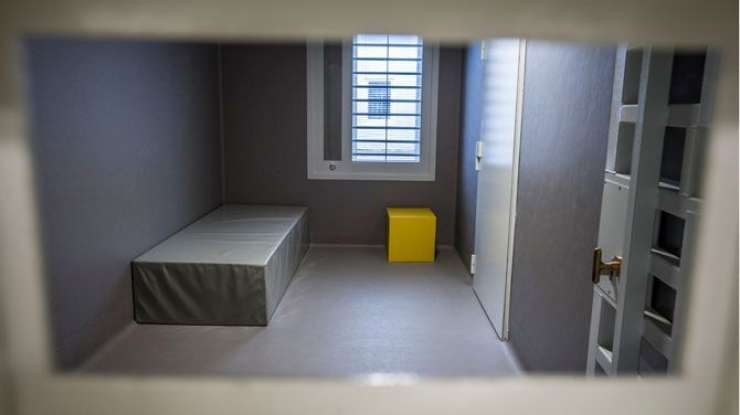 Prostovoljci bodo nov belgijski zapor testirali za zapahi