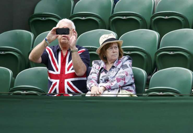 V Wimbledonu prazne tribune, vstopnice pa so pokupile korporacije