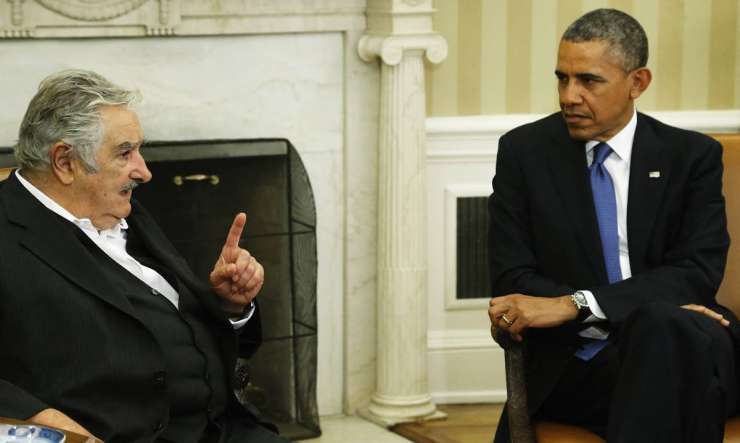 Predsednik Urugvaja oštel Obamo zaradi kajenja in hvalil rodnost Latinoameričank