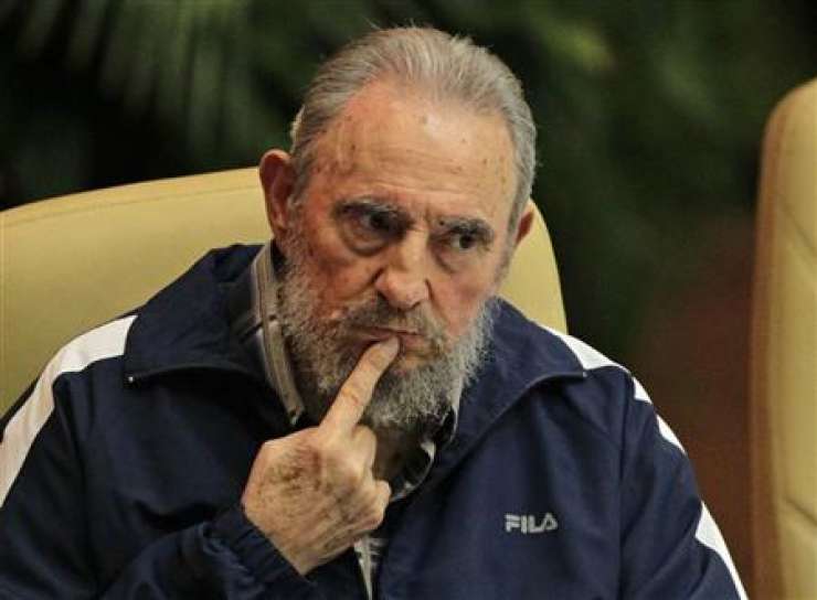 Še vedno živ: Castro se je pokazal v javnosti
