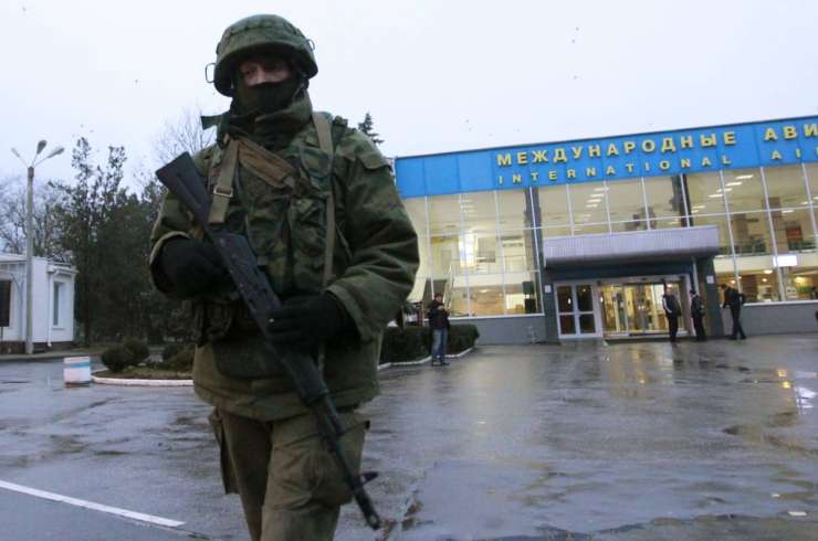Proruska oborožena skupina nadzoruje tudi letališče na Krimu