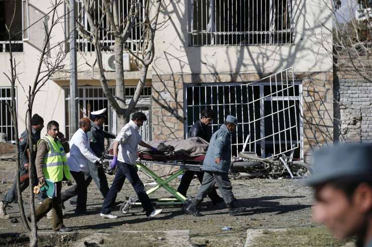 V samomorilskem napadu na odbojkarski tekmi v Afganistanu več deset mrtvih 