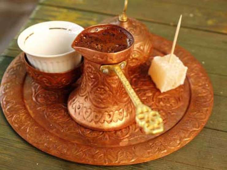Hrvat pretepel stranko, ki je naročila »turško kahvo«