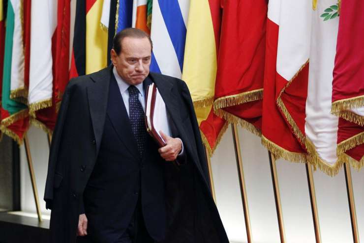 Berlusconi na Facebooku zanikal govorice o odstopu