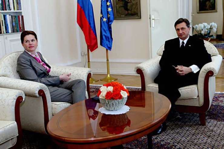 Naj Slovenijo na vrhu Nata predstavlja Pahor ali Bratuškova?