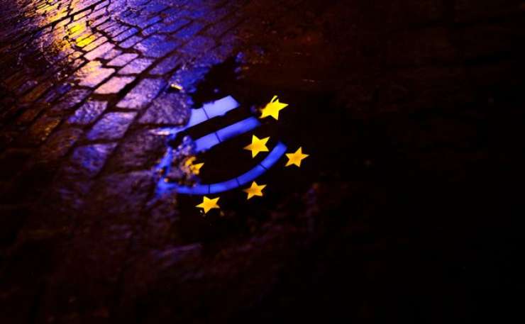 Prvi mož Bundesbank: Območje evra v primežu krize še 10 let