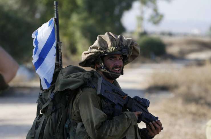 Izrael mobiliziral še 16.000 vojakov in razširil ofenzivo v Gazi