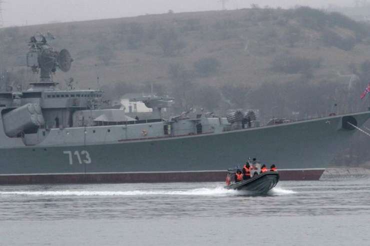 Rusija začela krepiti floto na Krimu