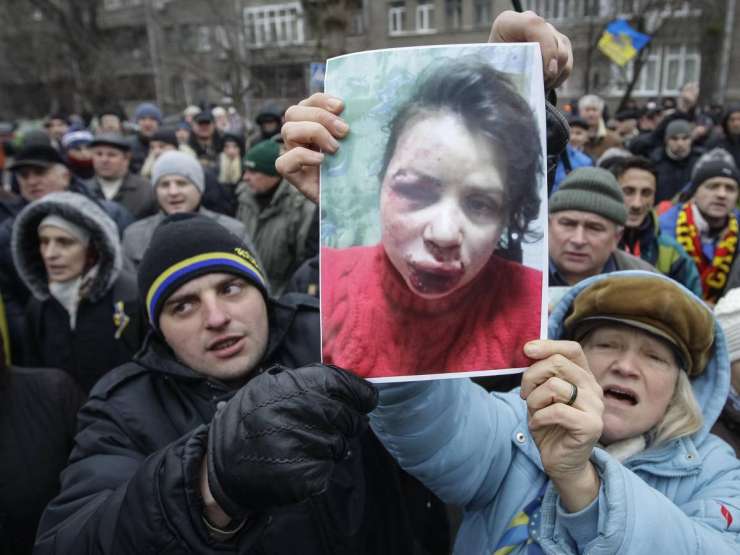 V Ukrajini pretepli do Janukoviča kritično novinarko