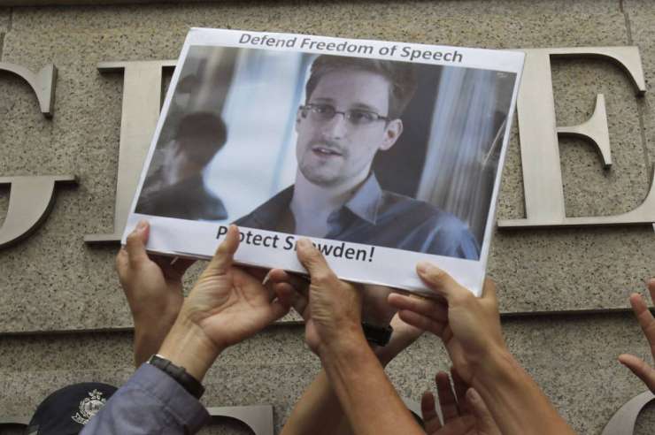Edward Snowden zatočišče išče na Kubi in v Ekvadorju