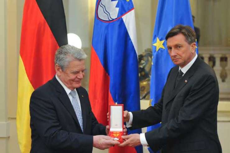 Pahor je odlikoval nemškega predsednika Gaucka
