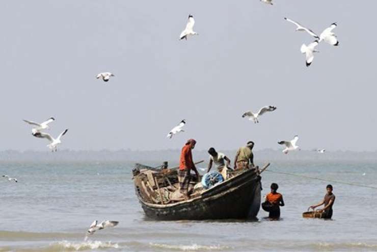 Pirati okrutno pobili ribiče ob obali Bangladeša