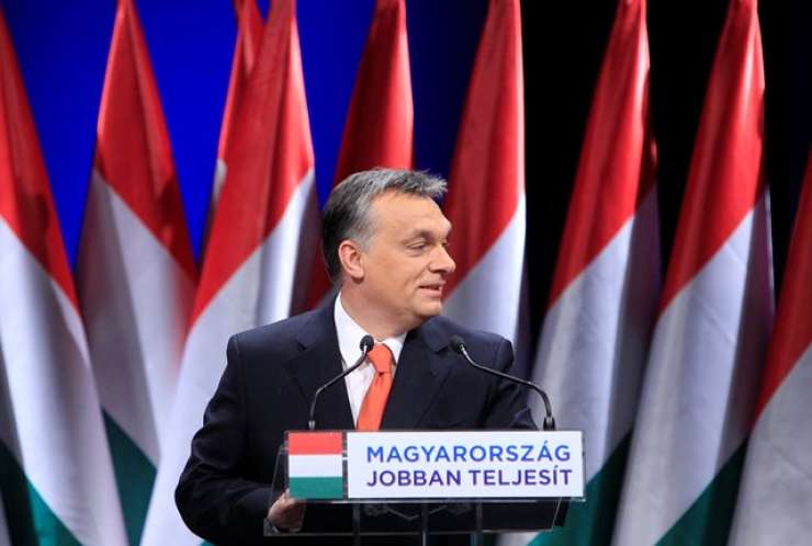 Nemci besni: Orban je politiko Angele Merkel primerjal z nacistično
