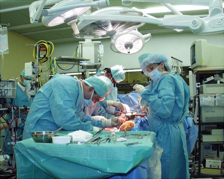 Kirurg Bošnjak nakazilo v Hongkong opisuje kot "napako"