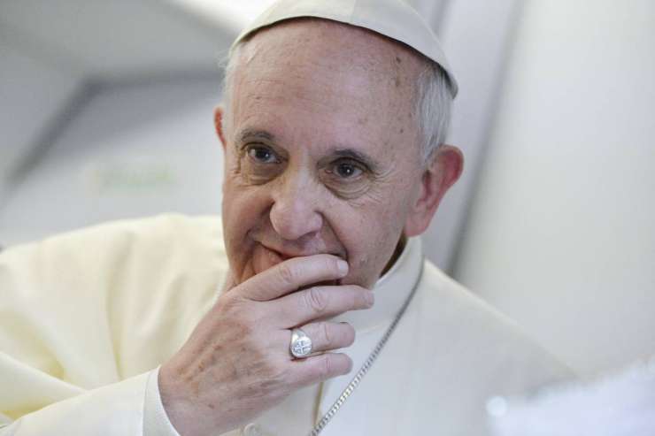 Papež Frančišek okrepil boj proti pranju denarja