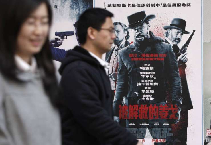 V kitajskih kinih že po minuti prekinili predvajanje Tarantinovega Djanga brez okov