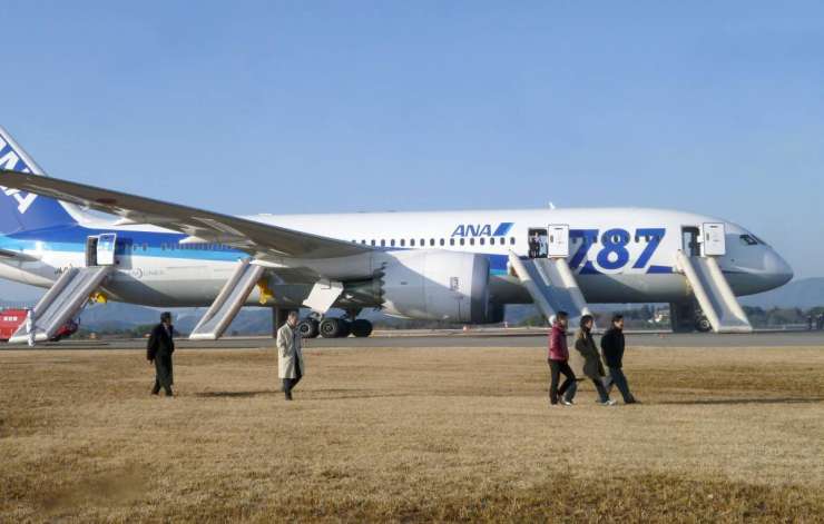Zaradi novega incidenta japonske družbe prekinile polete z dreamlinerji