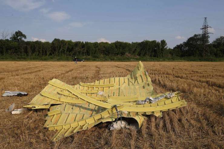 Separatisti: Ukrajinska vojska zasedla del kraja strmoglavljenja letala