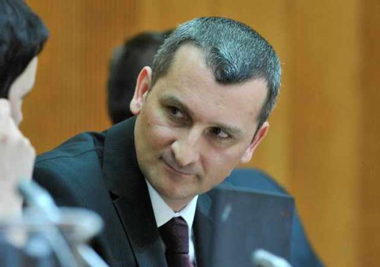 Ob posel z državo: minister Omerzel ne bo obnovil pogodbe z Darsom