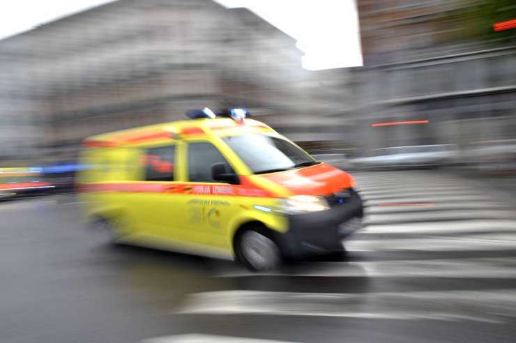 Deček, ki je padel z okna v Šiški, je že v domači oskrbi