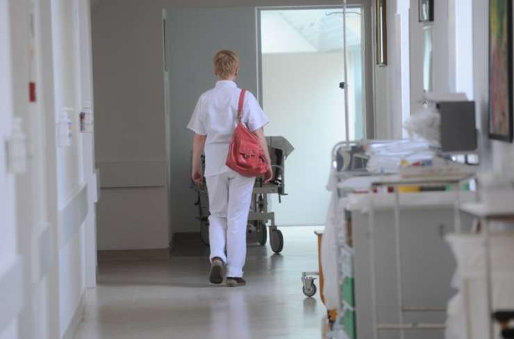 Mediciske sestre si želijo druge službe: kar polovica jih je pripravljena zamenjati delo